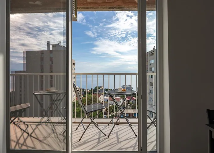 Seaview Vigo - Happy