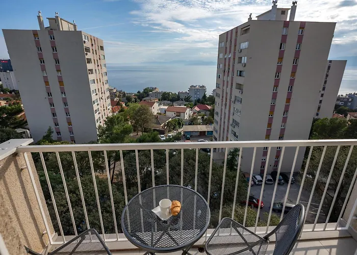 Seaview Vigo - Happy